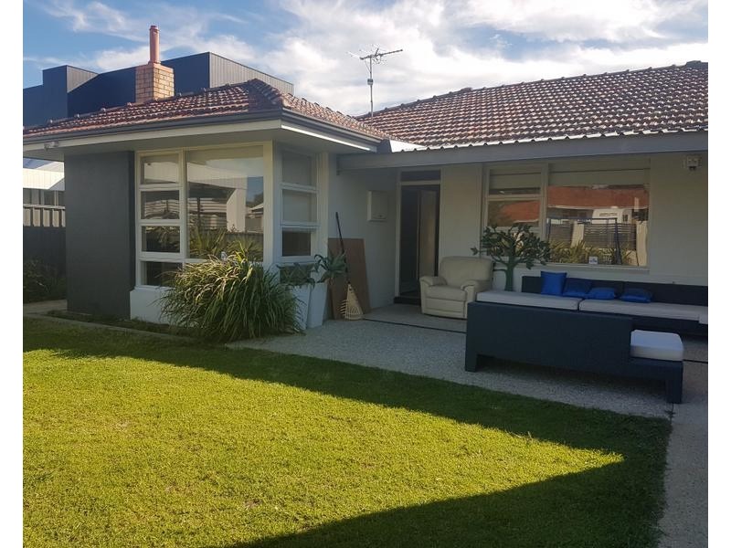 75 Holman Street, Alfred Cove WA 6154