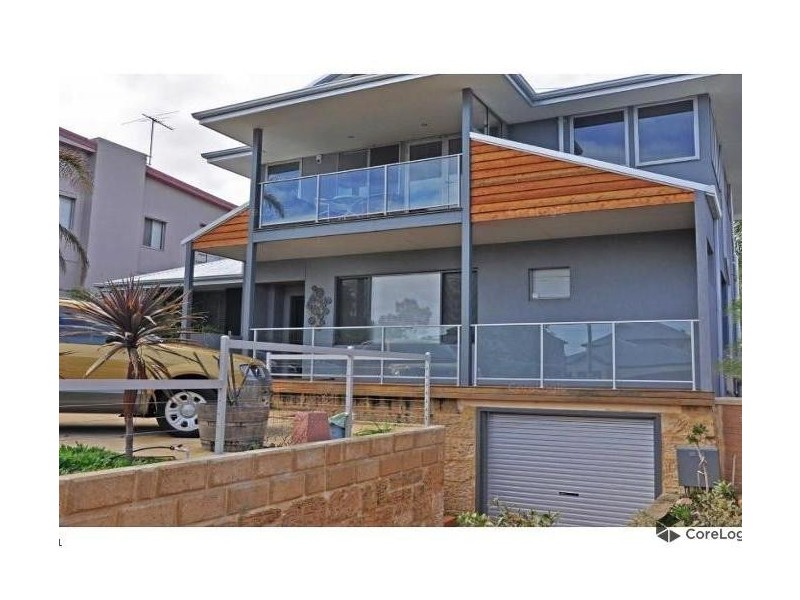 17 Noel Street, Hilton WA 6163