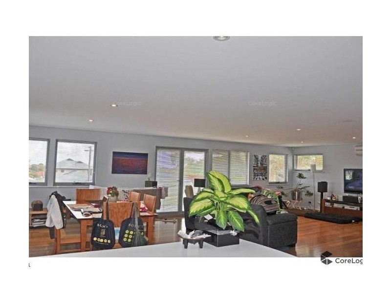 17 Noel Street, Hilton WA 6163