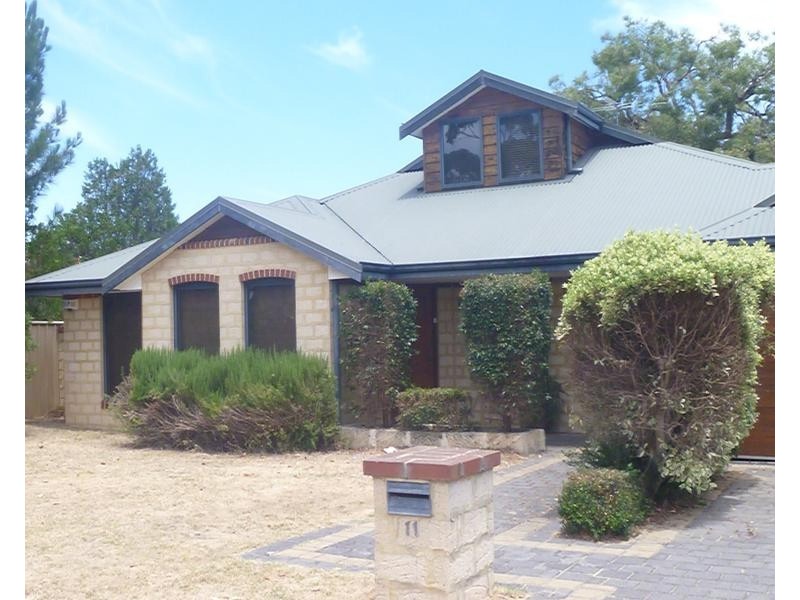 11 Lurnea Place, Karawara WA 6152