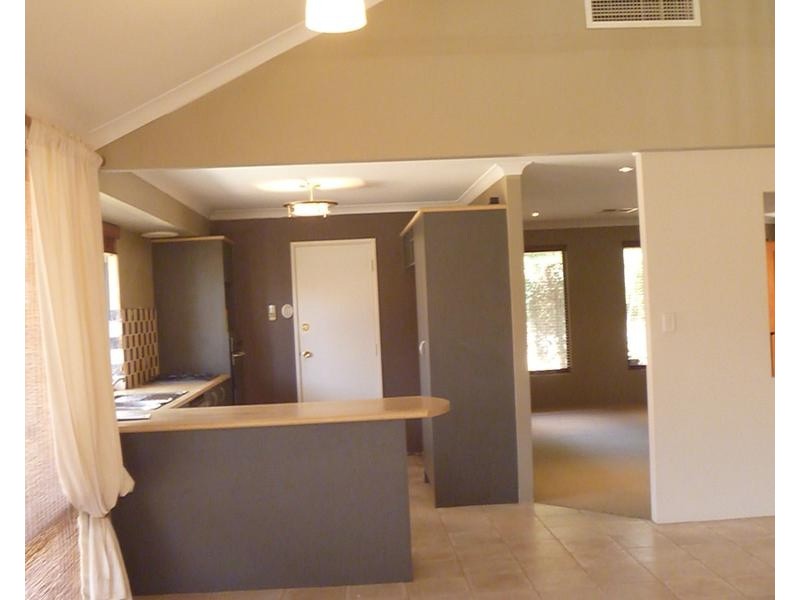 11 Lurnea Place, Karawara WA 6152