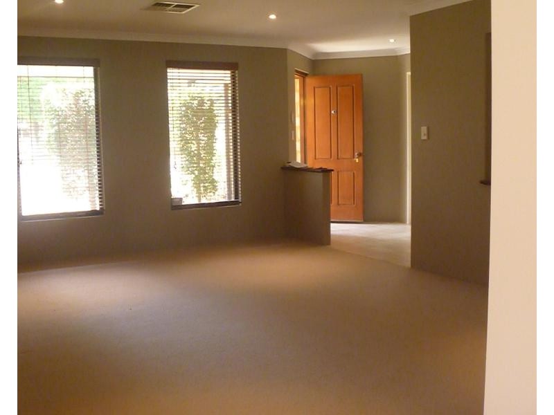 11 Lurnea Place, Karawara WA 6152