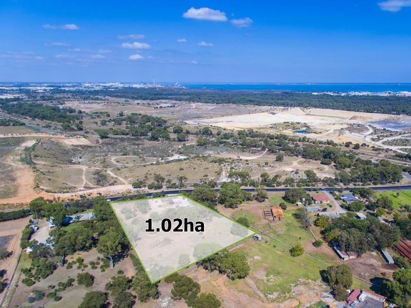 375 Russell Road, Munster WA 6166