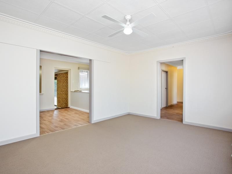 375 Russell Road, Munster WA 6166