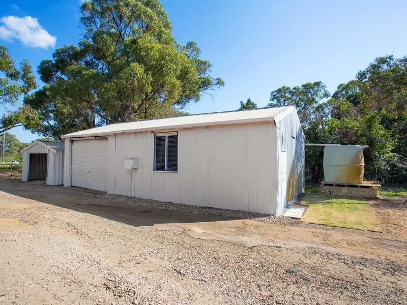 375 Russell Road, Munster WA 6166