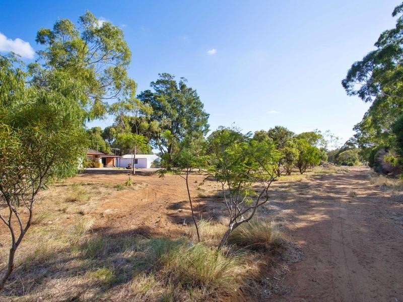 375 Russell Road, Munster WA 6166