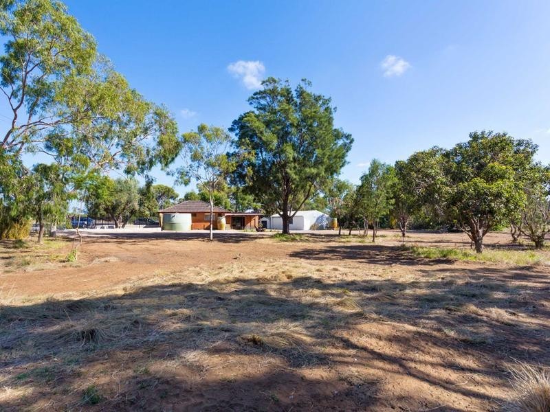 375 Russell Road, Munster WA 6166