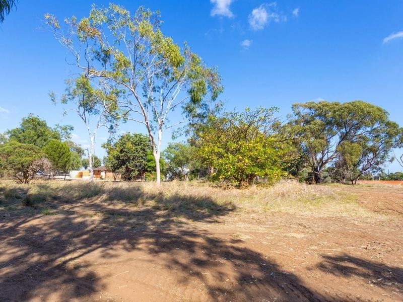 375 Russell Road, Munster WA 6166