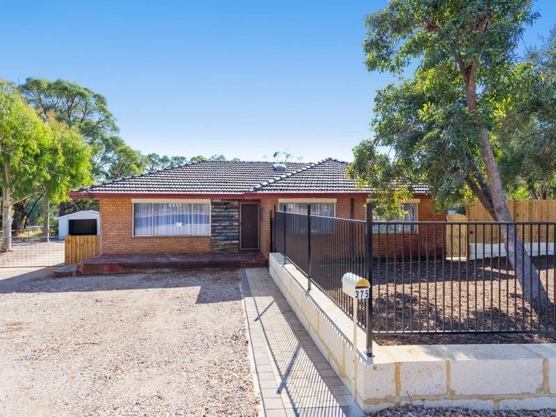 375 Russell Road, Munster WA 6166