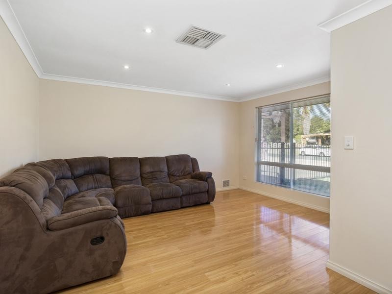 26 Agincourt Drive, Forrestfield WA 6058
