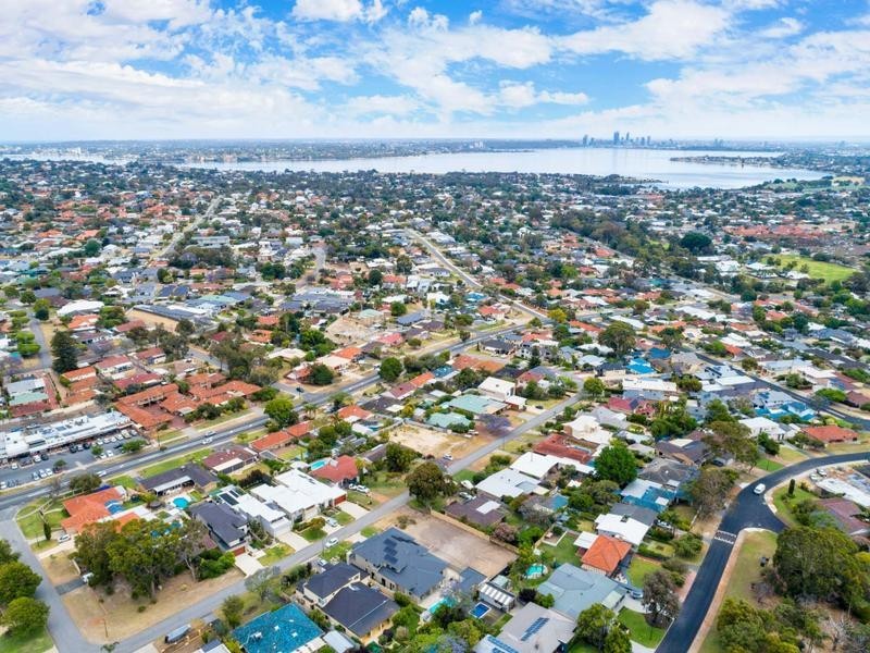 28B Challenger Place, Melville WA 6156