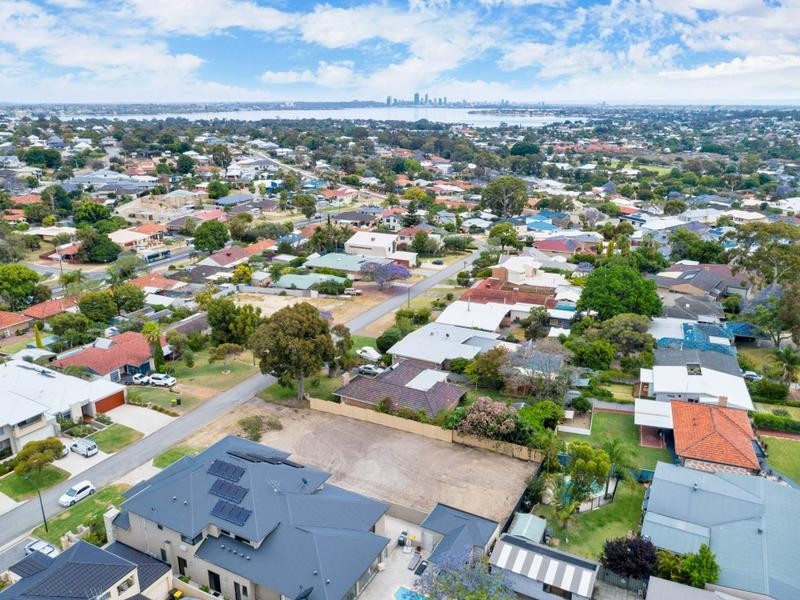 28B Challenger Place, Melville WA 6156