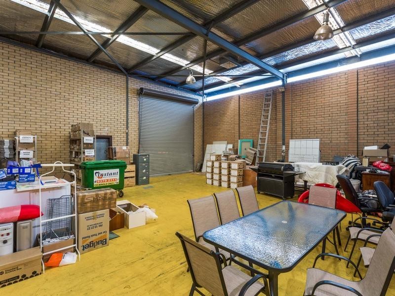 1/8 Pitt Way, Booragoon WA 6154