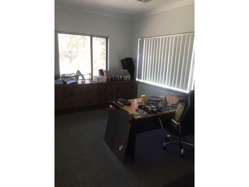 19A Shields Crescent, Booragoon WA 6154