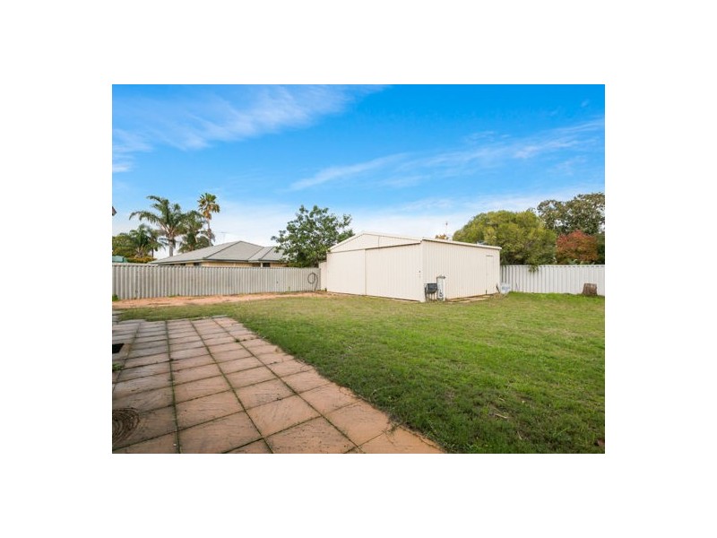 12 Mulligan Way, Orelia WA 6167