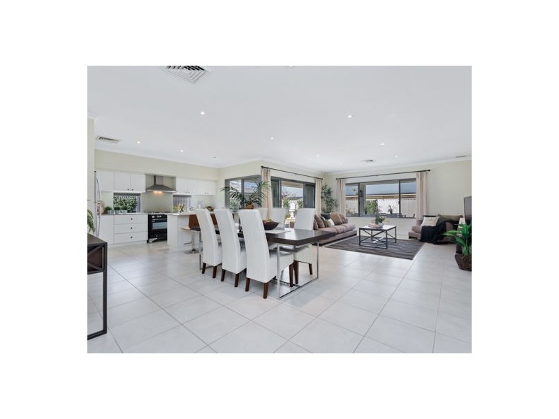 8 Macdougal Way, Harrisdale WA 6112