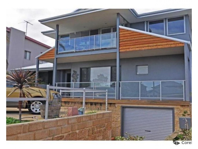 17 Noel Street, Hilton WA 6163