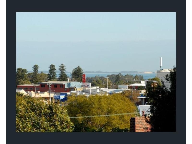 17 Noel Street, Hilton WA 6163