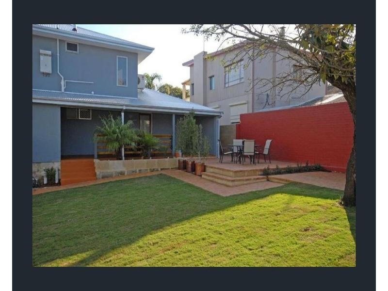 17 Noel Street, Hilton WA 6163