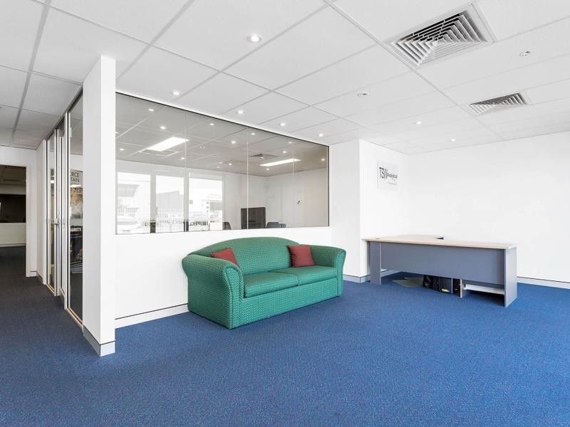 27 Clark Crt, Bibra Lake WA 6163