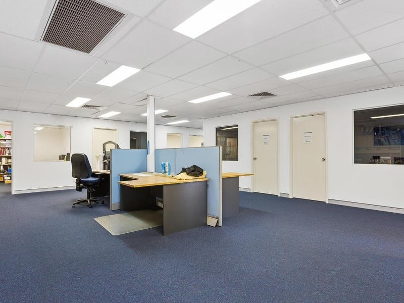 27 Clark Crt, Bibra Lake WA 6163