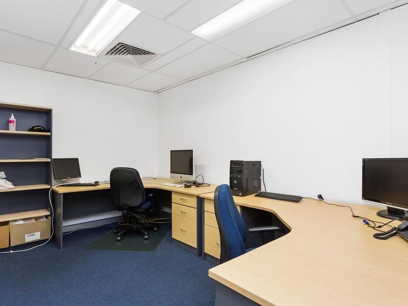 27 Clark Crt, Bibra Lake WA 6163