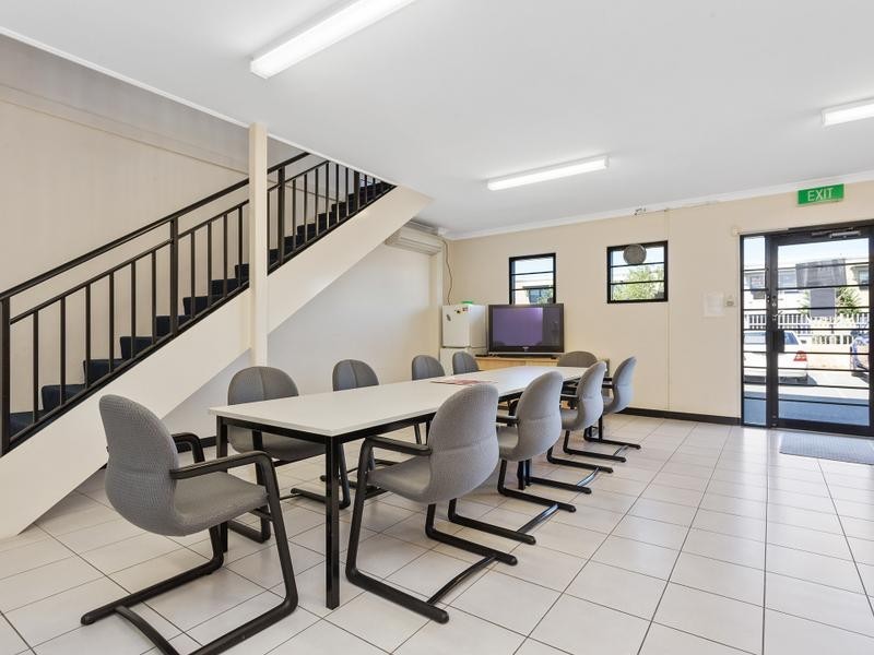 27 Clark Crt, Bibra Lake WA 6163