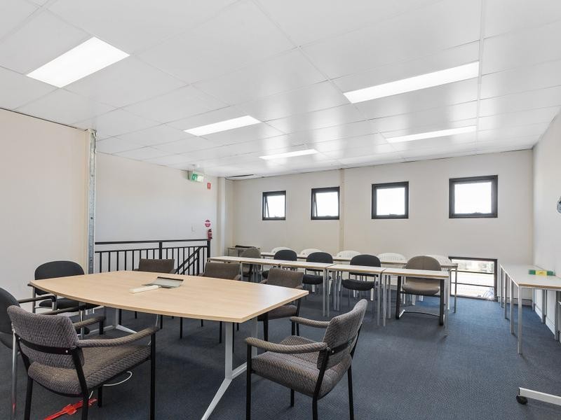 27 Clark Crt, Bibra Lake WA 6163