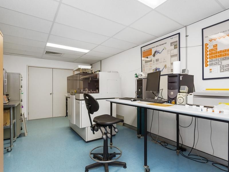 27 Clark Crt, Bibra Lake WA 6163