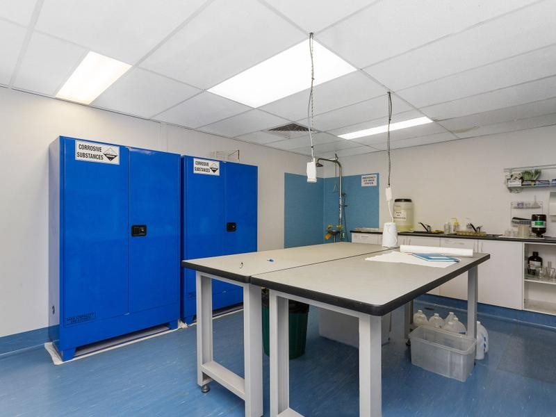 27 Clark Crt, Bibra Lake WA 6163