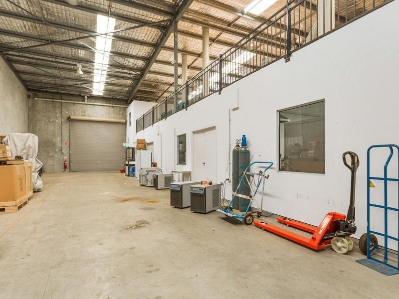 27 Clark Crt, Bibra Lake WA 6163