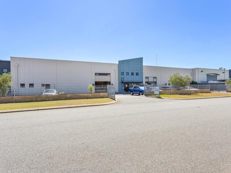 27 Clark Crt, Bibra Lake WA 6163