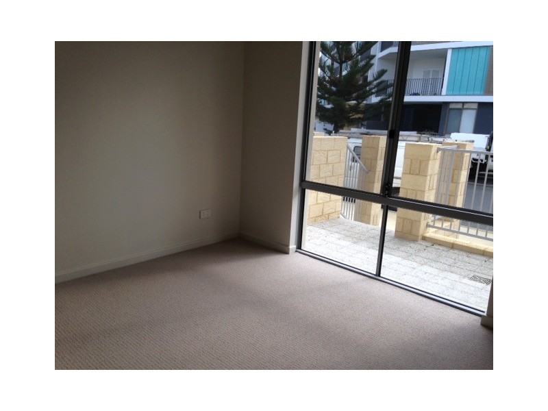 2/30 Heirisson Way, North Coogee WA 6163