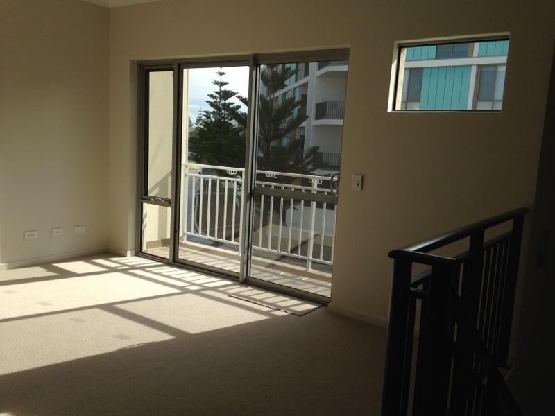 2/30 Heirisson Way, North Coogee WA 6163