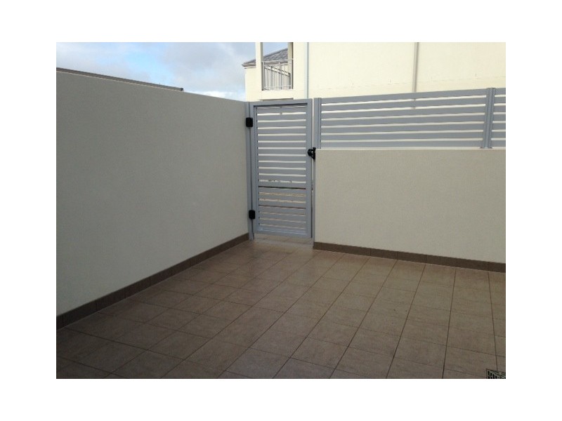 2/30 Heirisson Way, North Coogee WA 6163