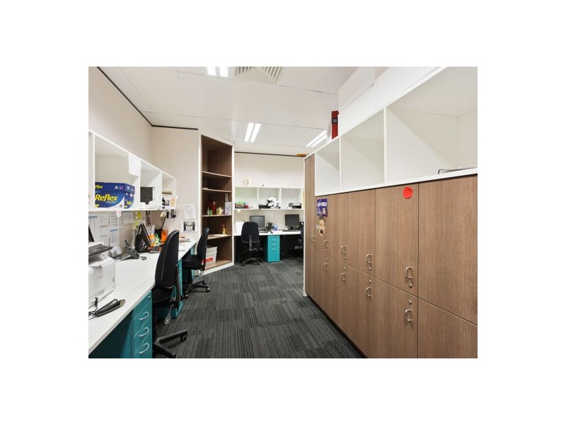 71 Leach Hwy, Willagee WA 6156