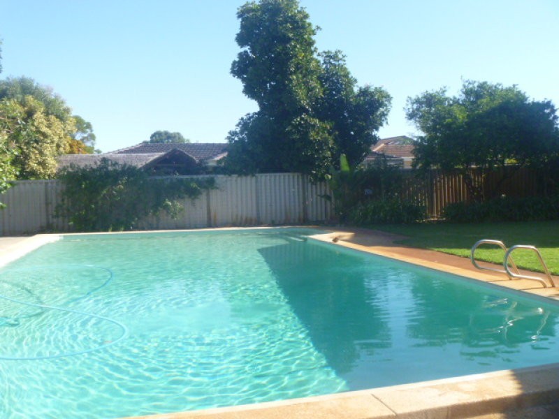 7 Candish Court, Booragoon WA 6154