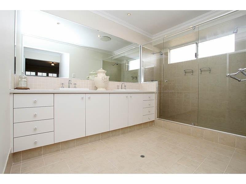 8 Macdougal Way, Harrisdale WA 6112