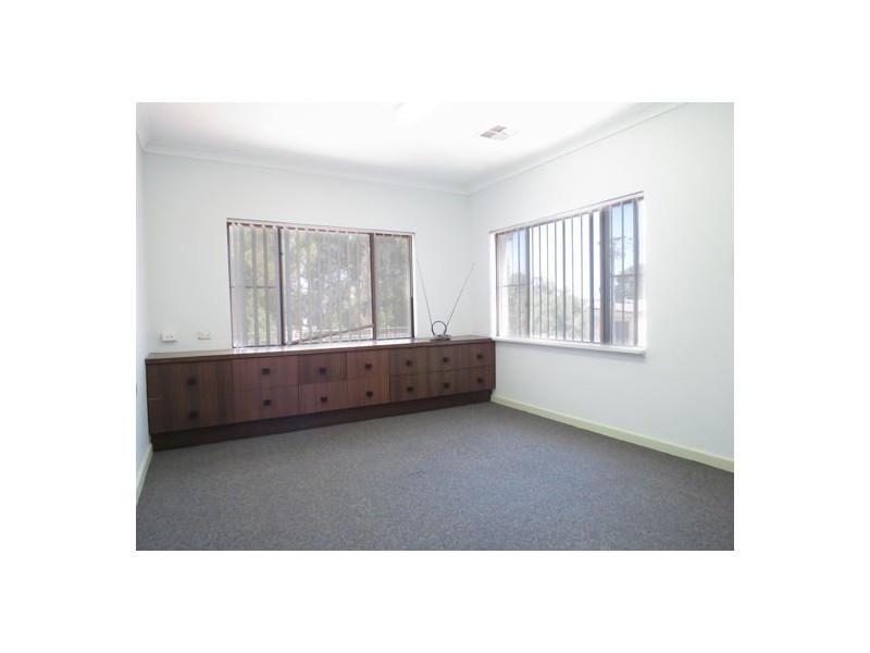 19A Shields Crescent, Booragoon WA 6154