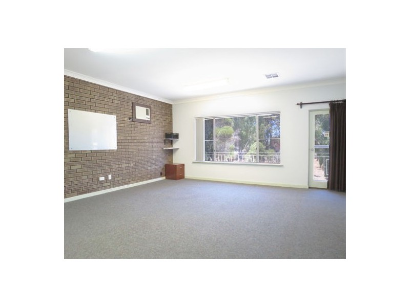19A Shields Crescent, Booragoon WA 6154