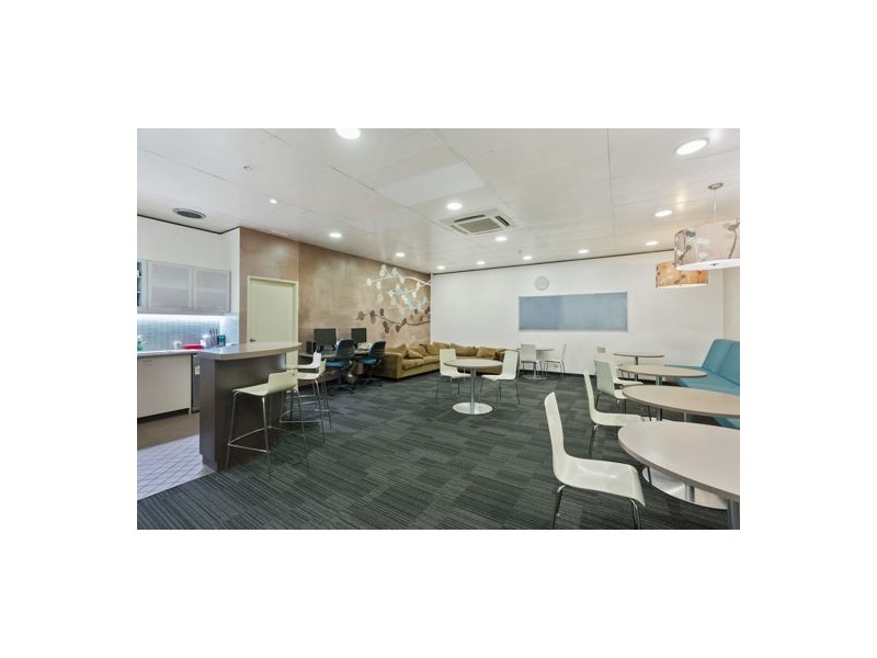 71 Leach Hwy, Willagee WA 6156