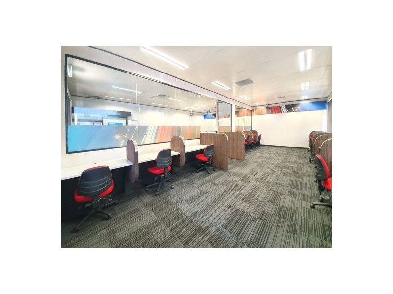 71 Leach Hwy, Willagee WA 6156