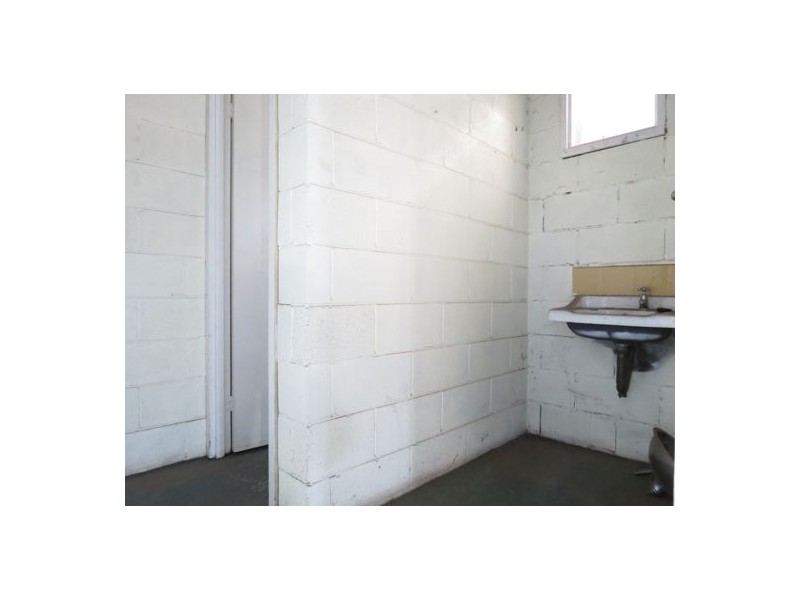 1-2/8 Malland Street, Myaree WA 6154