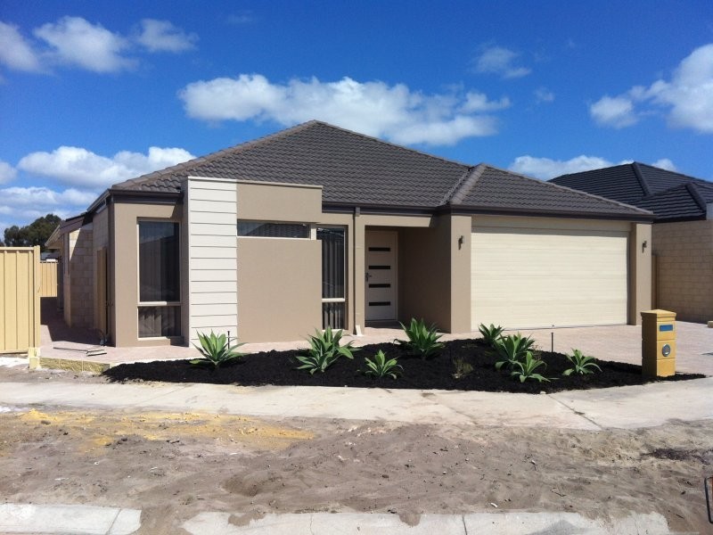 15 Laggan Road, Canning Vale WA 6155