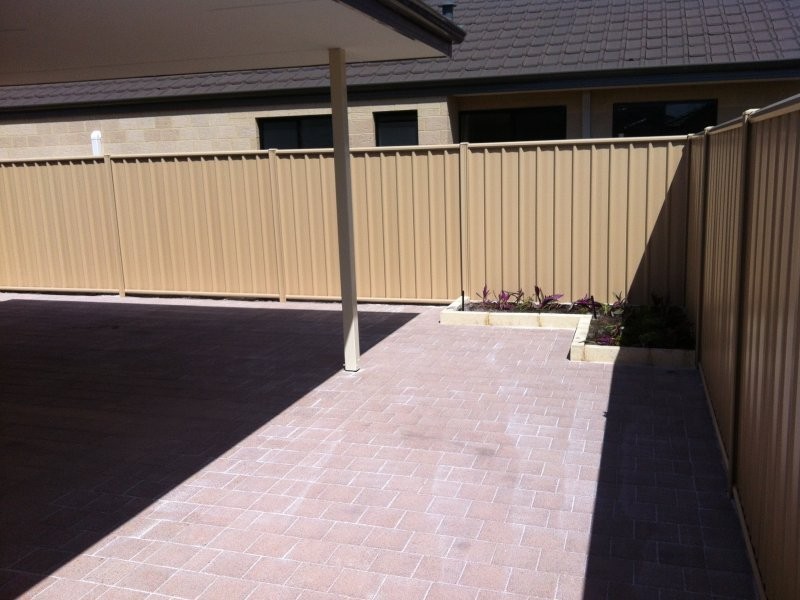 15 Laggan Road, Canning Vale WA 6155