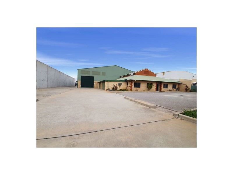 36 Cocos Drive, Bibra Lake WA 6163