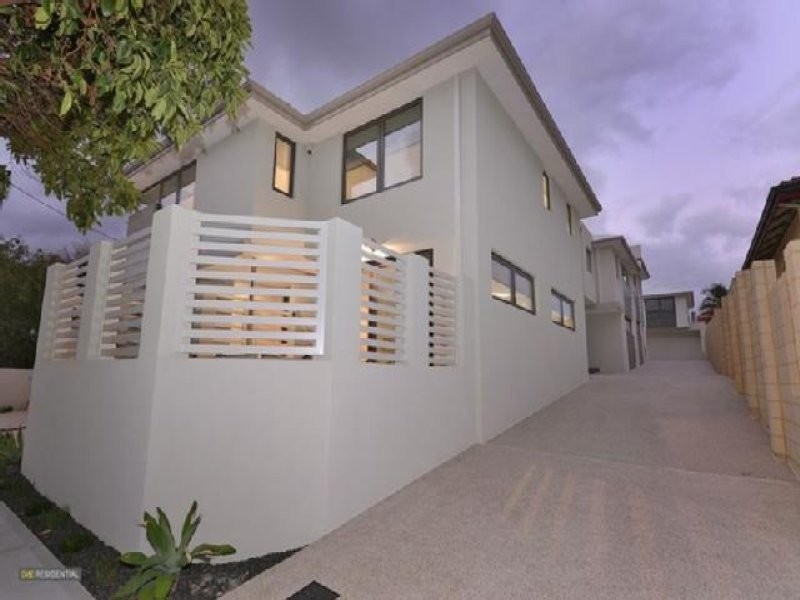 1/32 Harris Street, Bicton WA 6157