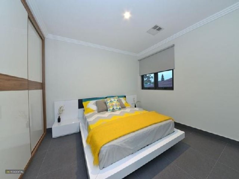 1/32 Harris Street, Bicton WA 6157