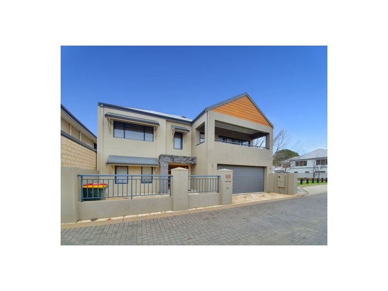 15 Darbyshire Drive, Subiaco WA 6008