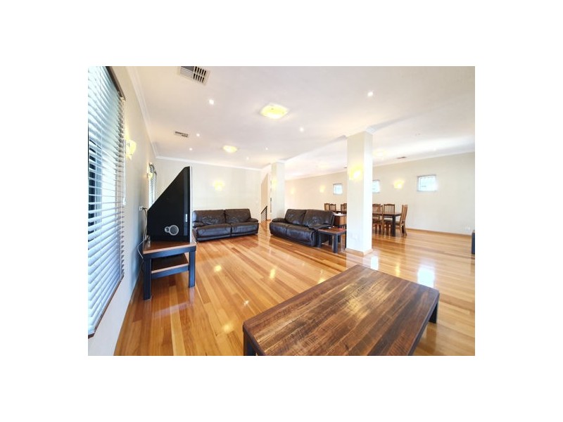 15 Darbyshire Drive, Subiaco WA 6008